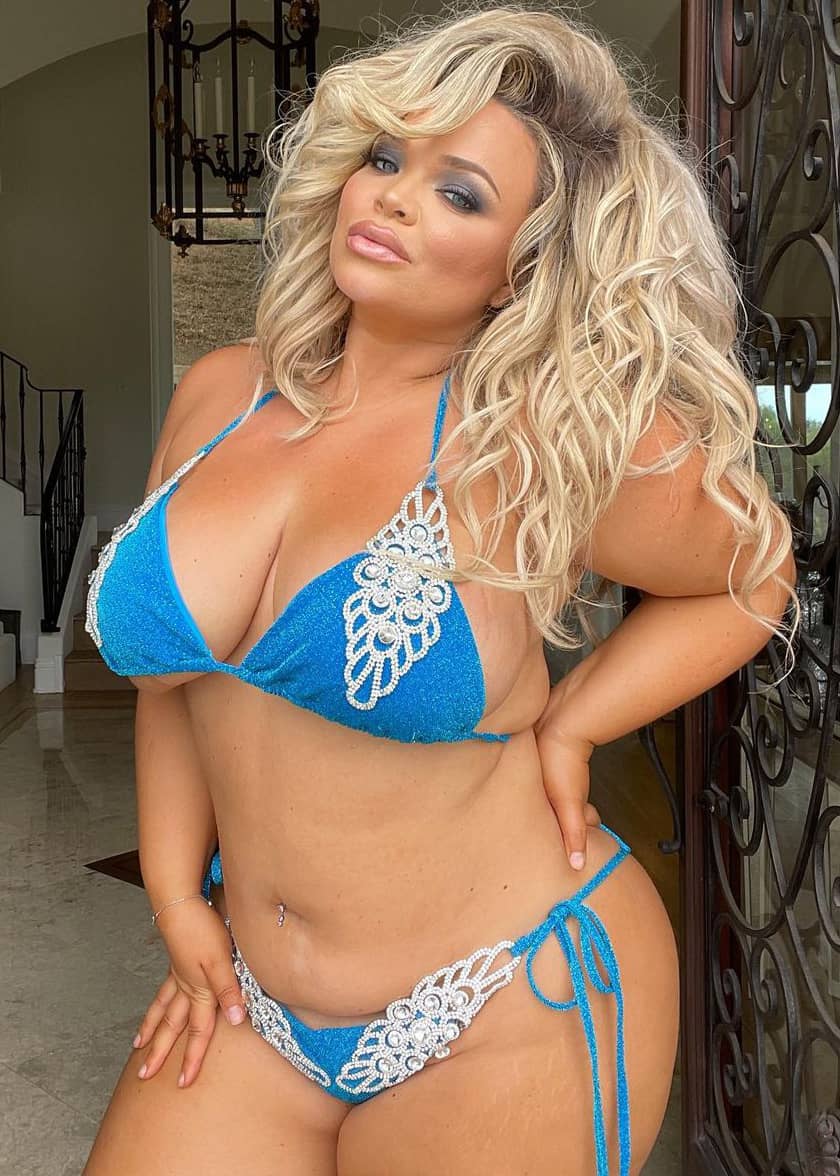 Nake trisha paytas YouTuber Trisha